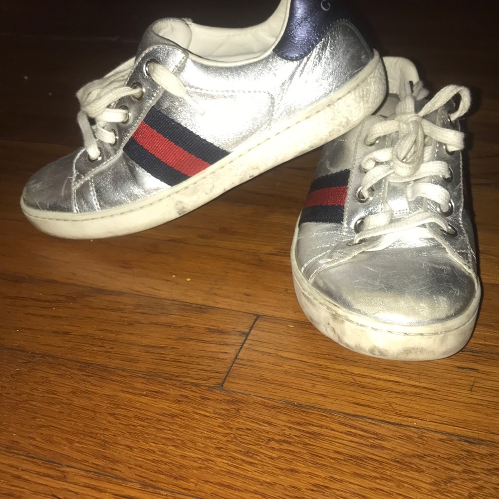 Gucci Silver shoes kids size 31 us13